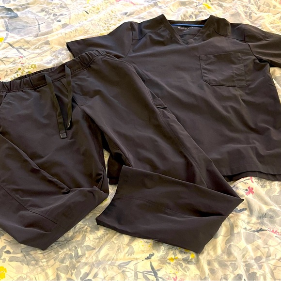 Pewter medilita scrub set - Picture 1 of 8